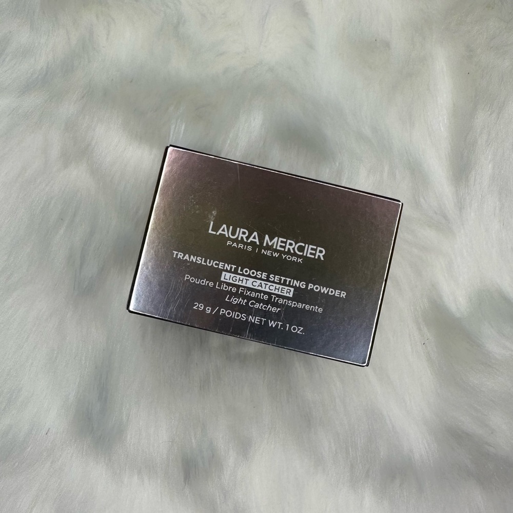 Laura Mercier translucent loose setting‎ powder light catcher